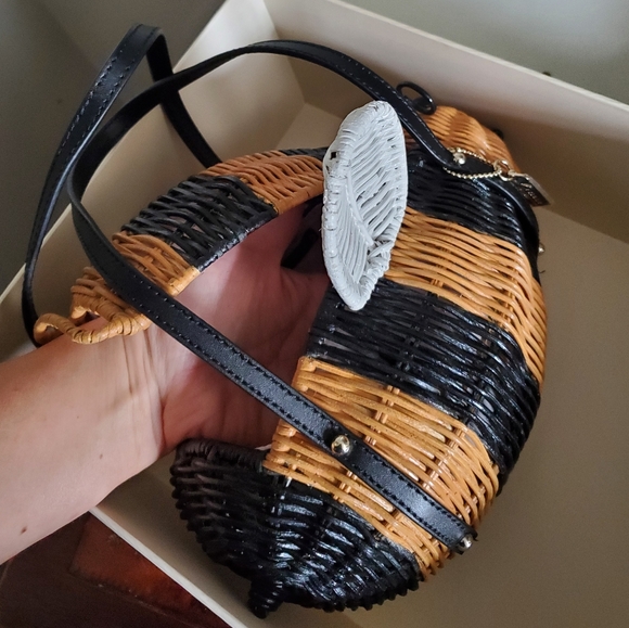 K♠️BUMBLE BEE WICKER PURSE - Picture 9 of 14